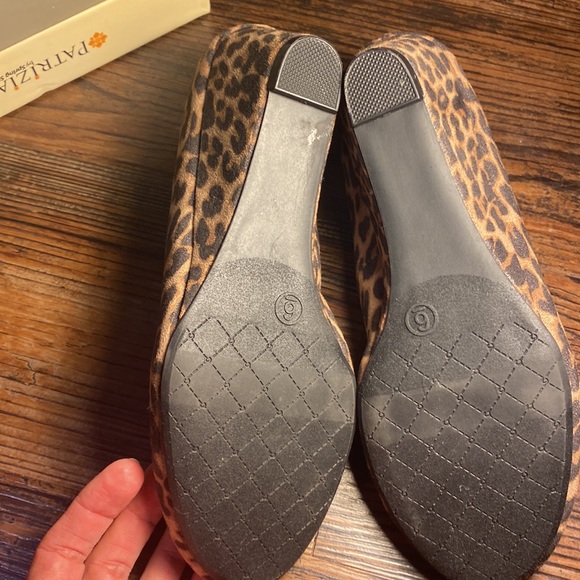 Animal print 2” wedge by David Aaron Like new! - Picture 6 of 8